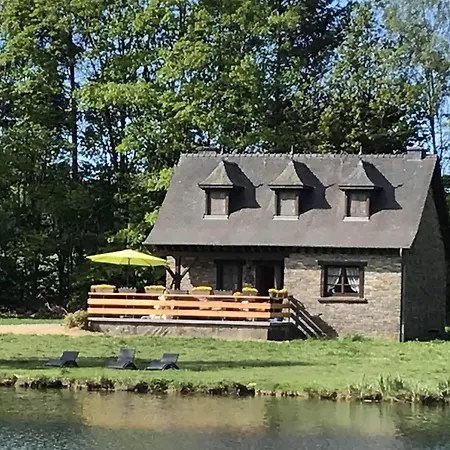 度假居 Riverside Escape In Bouillon, Cleaning Included *